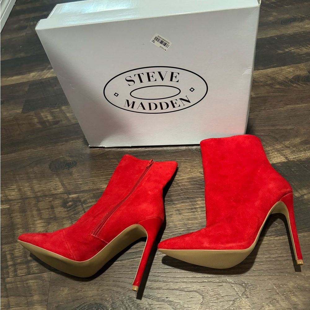 Steve Madden suede, Red Boots.